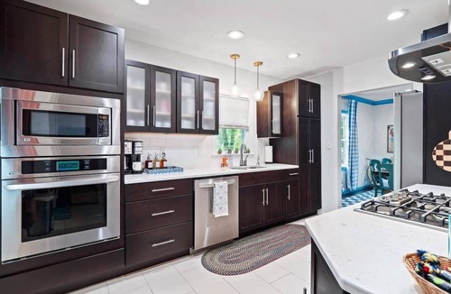 Moreland Hills House | Renovated Cottage-Game Room-Fire Pit-Sleeps 8