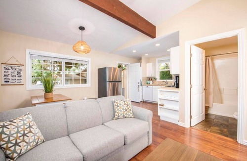Hedgerow House | Rent the Main House & Guest House!