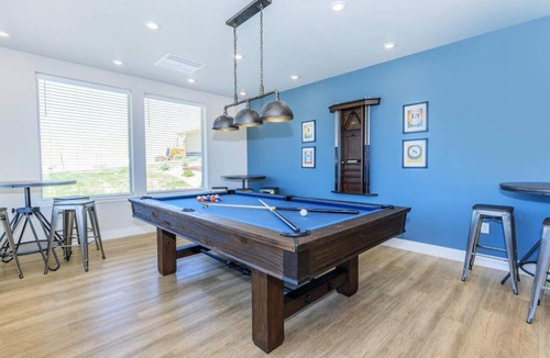 Central Colorado Springs Apartment | Resort Like Amenities King bd Qn bd Sofa bd Fast Wi-Fi Slps7