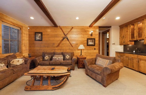 Copper Mountain House | Retreat at Lewis Ranch: Walk to Lift, Private Hot Tub, Shuttle, Gas Grill