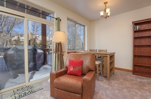 Willow Grove Condo | Retreat on the Blue Condo: Your Riverfront Retreat