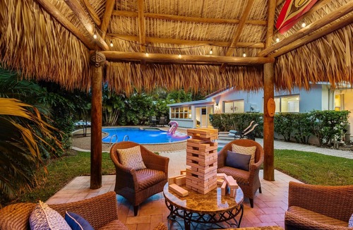 Lighthouse Point House | Retro 1950s Florida Home ~ Solar Heated Pool ~ Spa ~ Tiki Hut ~ Huge Backyard ~ Hammock ~ Two Bikes