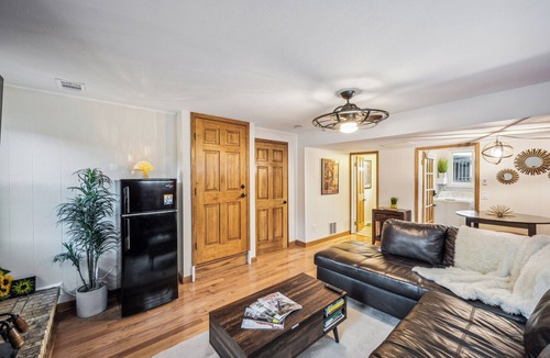 Belmar Park Apartment | Retro Guest Suite with private Hot Tub 10 min to Red Rocks, Denver, and Golden.