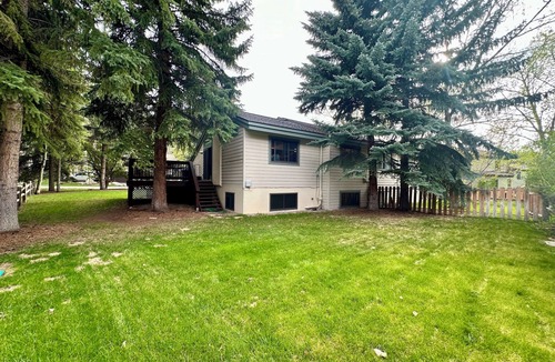 Eagle-Vail House | Retro Mountain Getaway minutes from skiing and golf in Vail Valley