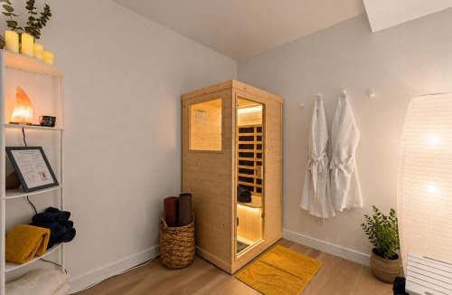 Superior House | Rifugio: 2BR w/IR Sauna Near Trails & Adventure
