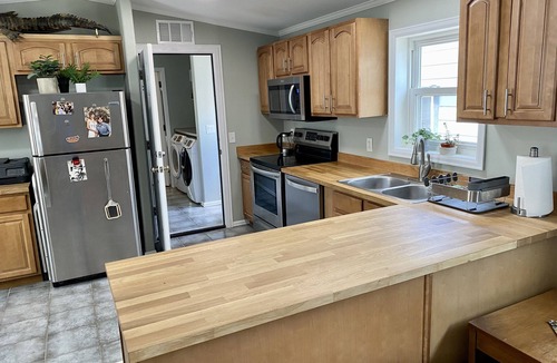 Cole House | RiNo 3 Bedroom. Sweet location! 100% walkable Bars & restaurants on the block!