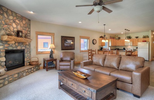 South Fork House | Rio Grande Club Retreat | Golf Discounts, 20 mins to Wolf Creek
