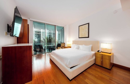 Bal Harbour Condo | Ritz Carlton Hotel at Bal Harbour FL, 1147ft2!