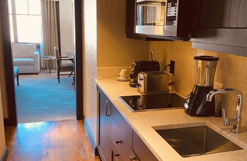 Avon Apartment | !RITZ SUMMER -LOVE IT! LUXE KING STUDIO W/KITCHEN+ SOFABED-POOL,HIKE, AWESOME!