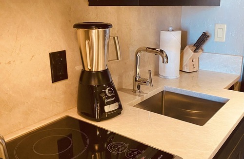 Avon Apartment | !RITZ SUMMER -LOVE IT! LUXE KING STUDIO W/KITCHEN+ SOFABED-POOL,HIKE, AWESOME!