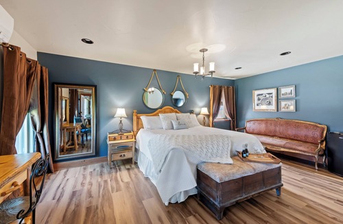 Greeley Cabin | River Fort Ranch 11BR Sleeps 37 Private Ranch