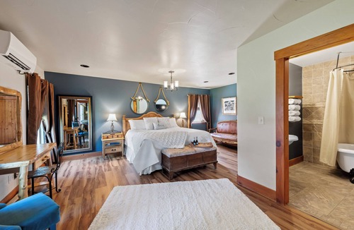 Greeley Cabin | River Fort Ranch 11BR Sleeps 37 Private Ranch