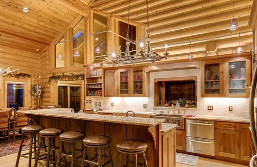 Alma House | River Ranch Lodge: 28-Min To Breck, Private Hot Tub, Pool Table, Shuffleboard