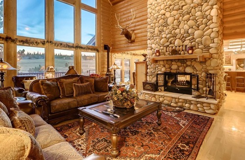 Alma House | River Ranch Lodge: 28-Min To Breck, Private Hot Tub, Pool Table, Shuffleboard
