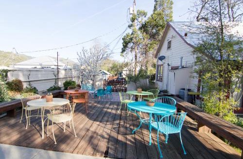 Mariposa Hotel | River Rock Inn
