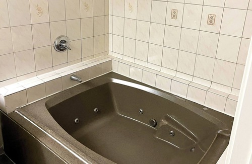 El Rancho Hotel | Rivera Inn & Suites Motel Pico Rivera