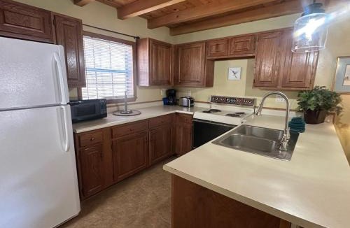Red River Apartment | Riverbend #1 Full - Resort On The River