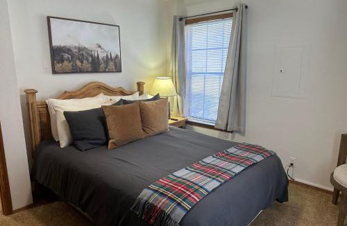Red River Apartment | Riverbend #1 Full - Resort On The River