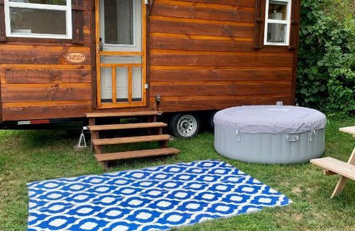 Bellevue House | Riverbottom - Tiny Home 2