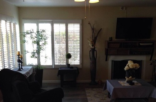 Holiday Shores House | Riverfront 3bd,3bth, boat dock, close to casinos. Perfect getaway. Winter rental