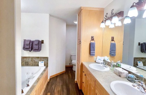Fall River Estates House | Riverfront Home at the entrance of Rocky Mountain National Park