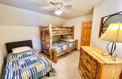 Fall River Estates House | Riverfront Home at the entrance of Rocky Mountain National Park