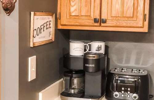 Estes Park House | Riverfront Mountain Cottage Retreat