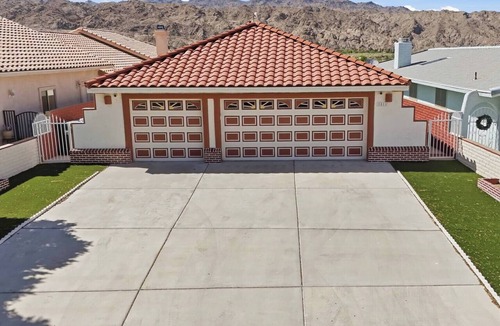 Bullhead City House | Riverfront Retreat Private Dock Game Room Sleeps12