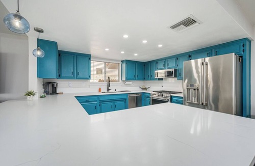 Bullhead City House | Riverfront w/Dock & Desert Views 4BR + Media Room, BBQ & Garage