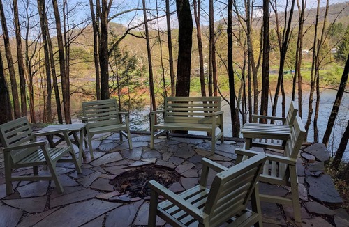 Confluence House | Riverside home in Trees w/Hot tub, Firepit at GAP
