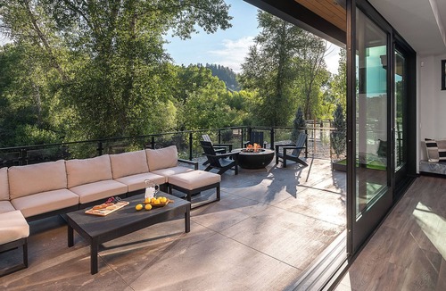 Old Town House | Riverside Luxury in Downtown Steamboat | Triple 3 Lodge