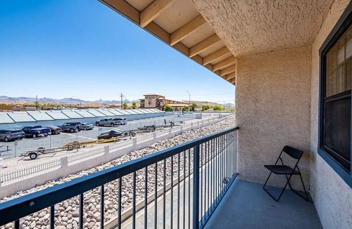 Bullhead City Condo | Riverside Resort Condo by Casinos w/Private Marina