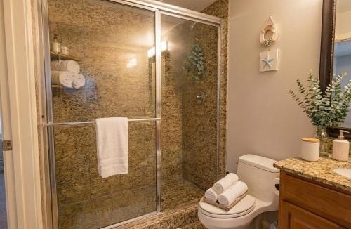 Ohio City Apartment | Riverview Balcony Parking Gym-Boathouse