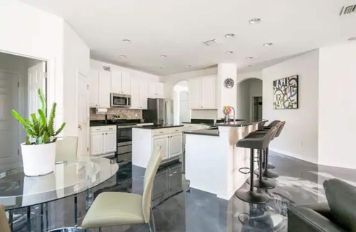 Riverview House | Riverview Oasis Pool, Spa & Family Arcade Fun