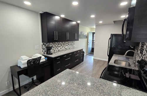 Basalt Condo | Riverview Retreat: Modern Condo overlooking the Roaring Fork