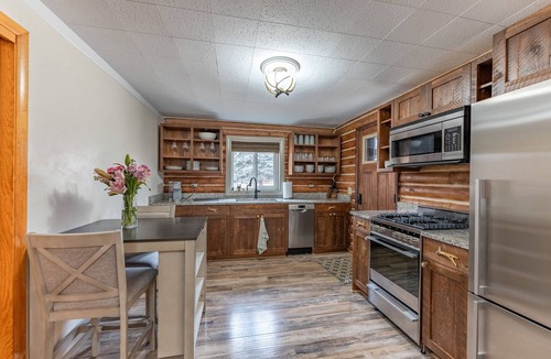 Gunnison Cabin | Rock'n River Retreat-Fish & Boat to your heart's content!
