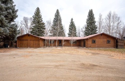 Gunnison Cabin | Rock'n River Retreat-Fish & Boat to your heart's content!
