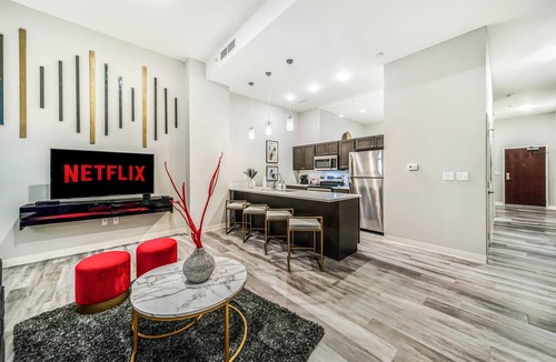 Gateway District Apartment | Rock & Roll Flat w/Indoor Pool+Sauna+Gym Downtown
