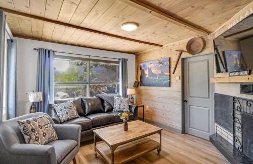 Green Mountain Falls House | Rockhound Cabin Stunning Views and Private Hot Tub