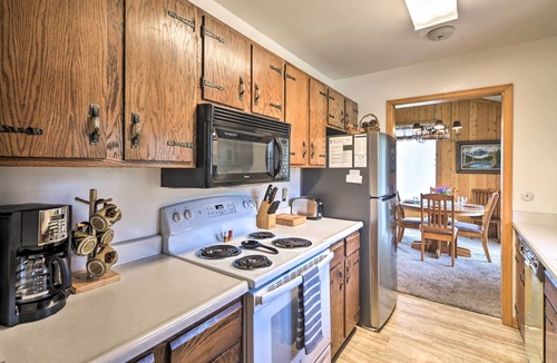 Carriage Hills Cabin | 'Rocky Mountain Breezes' Cabin: Grill + Deck!
