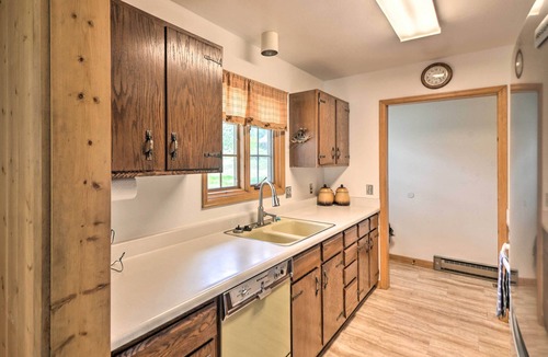 Carriage Hills Cabin | 'Rocky Mountain Breezes' Cabin: Grill + Deck!