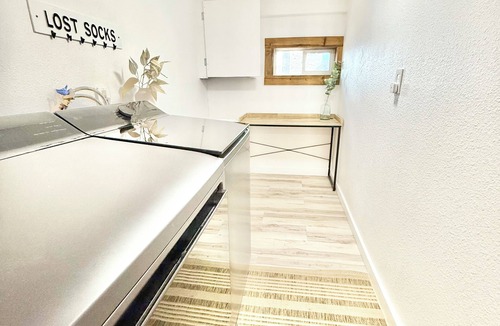 Estes Park House | Rocky Mtn Retreat Sleeps 18 8 beds Hot Tub Sauna Arcades AC