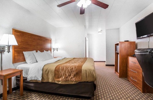 Elko Hotel | Rodeway Inn Elko Downtown Area