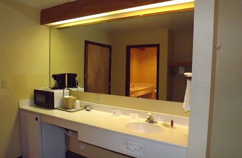 Blanding Hotel | Rodeway Inn & Suites Blanding