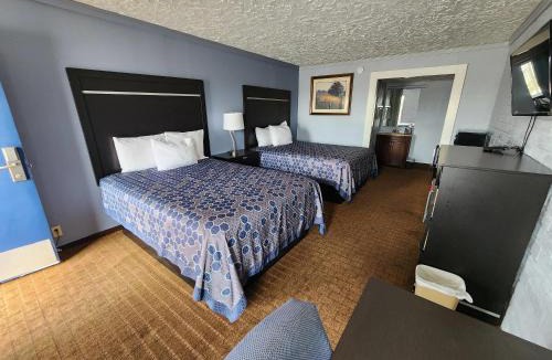 Carthage Hotel | Rodeway Inn