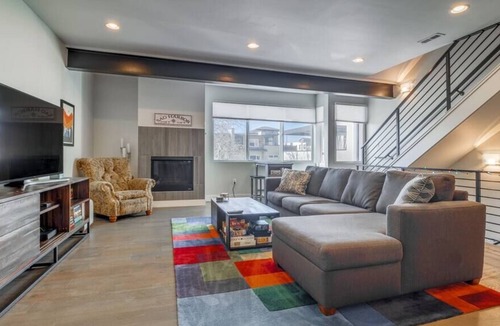 West Colfax House | Roof Top Deck w Views, Walk to Empower Field