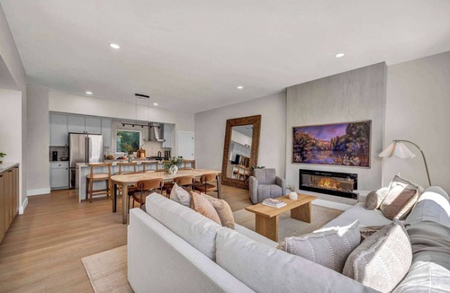 Tremont House | Rooftop Hot Tub + Sauna | Sleeps 10 | Skyline View