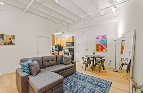 Historic Core Condo | Rooftop Pool & City Views! Long-Term Dtwn LA Stay