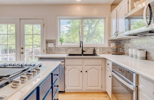 Southwest Colorado Springs House | Roomy Broadmoor Home, D-12 School 4bed w/multiple living areas, Mtn views.