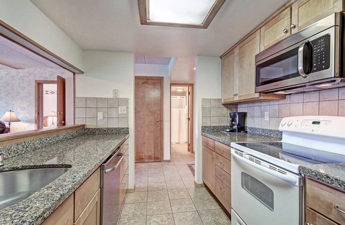 Copper Mountain Village Condo | Roomy Condo With Great Amenities with available hot tub! VS438